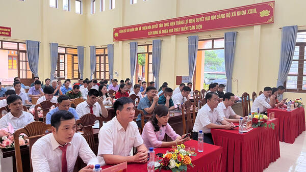 Lễ công bố các Nghị quyết, Quyết định của Đảng ủy, HĐND và UBND xã Thiện Hòa về công tác cán bộ
